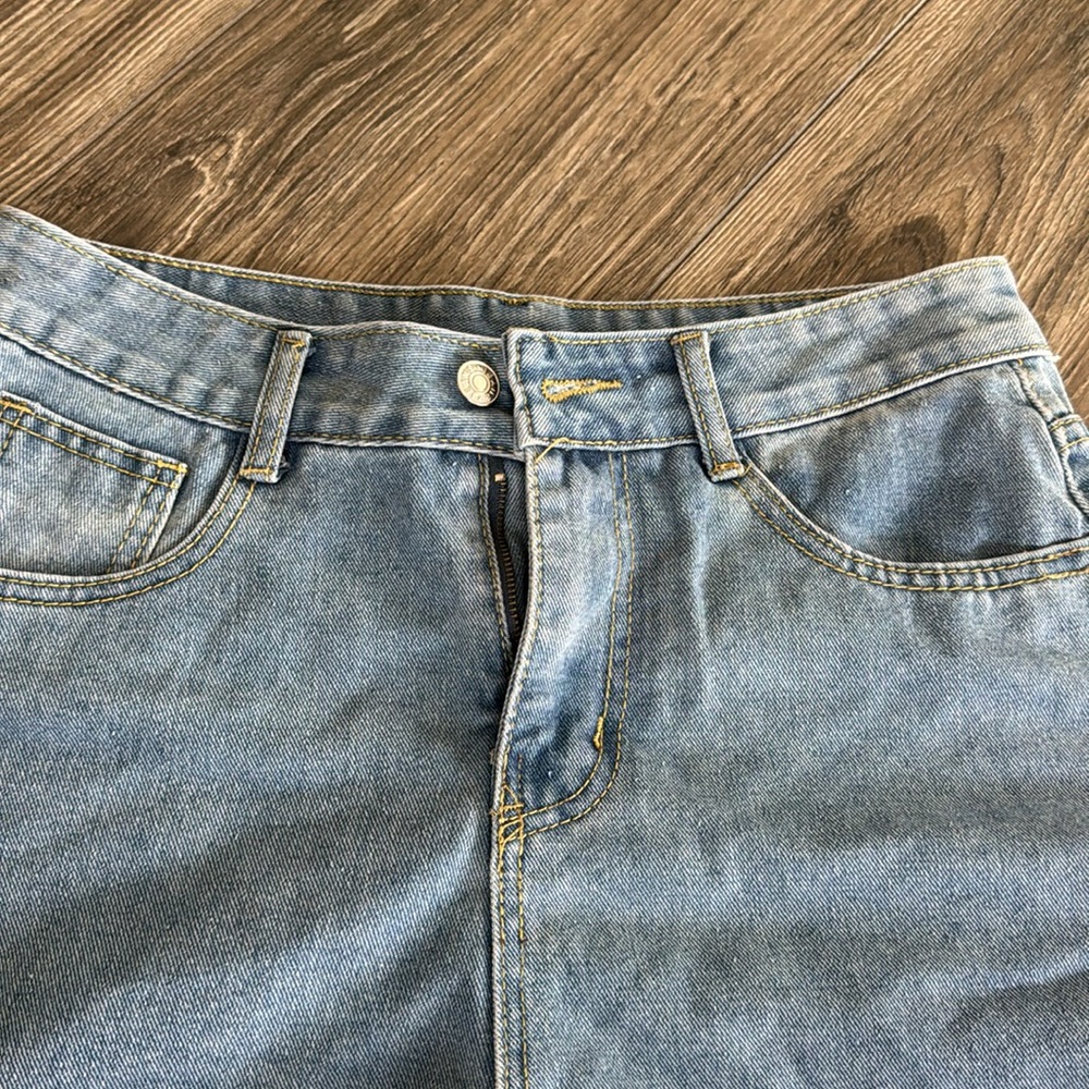 Denim Cuff Shorts - Picture 4 of 6